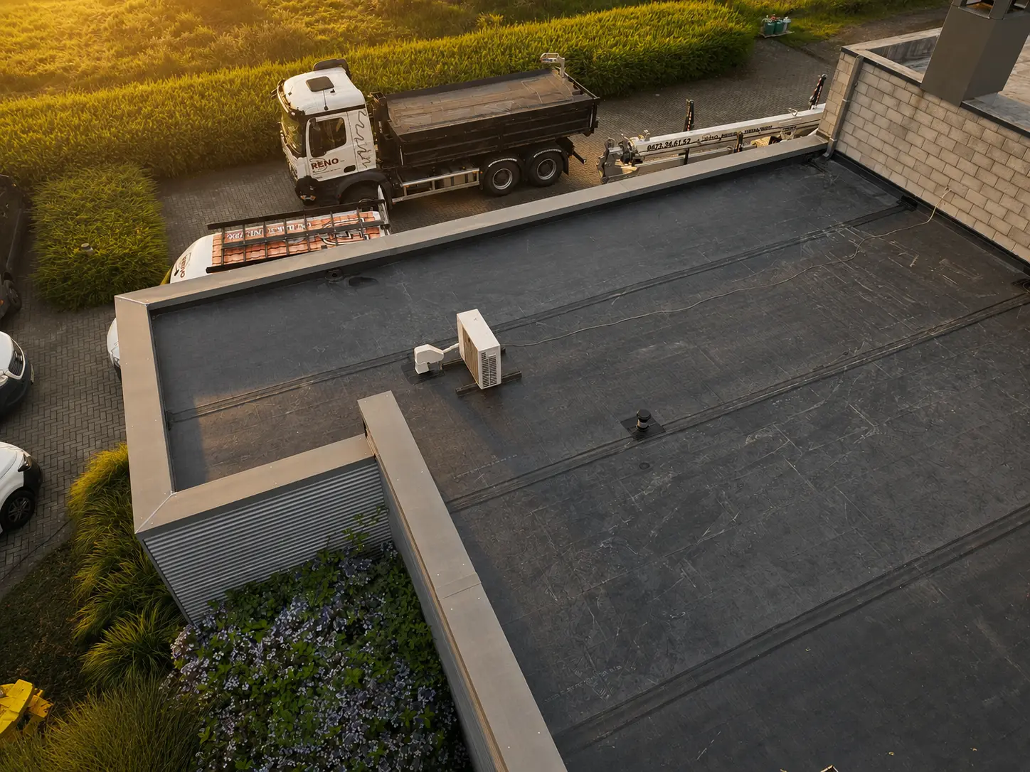 B2B flat roof renovation for Promation