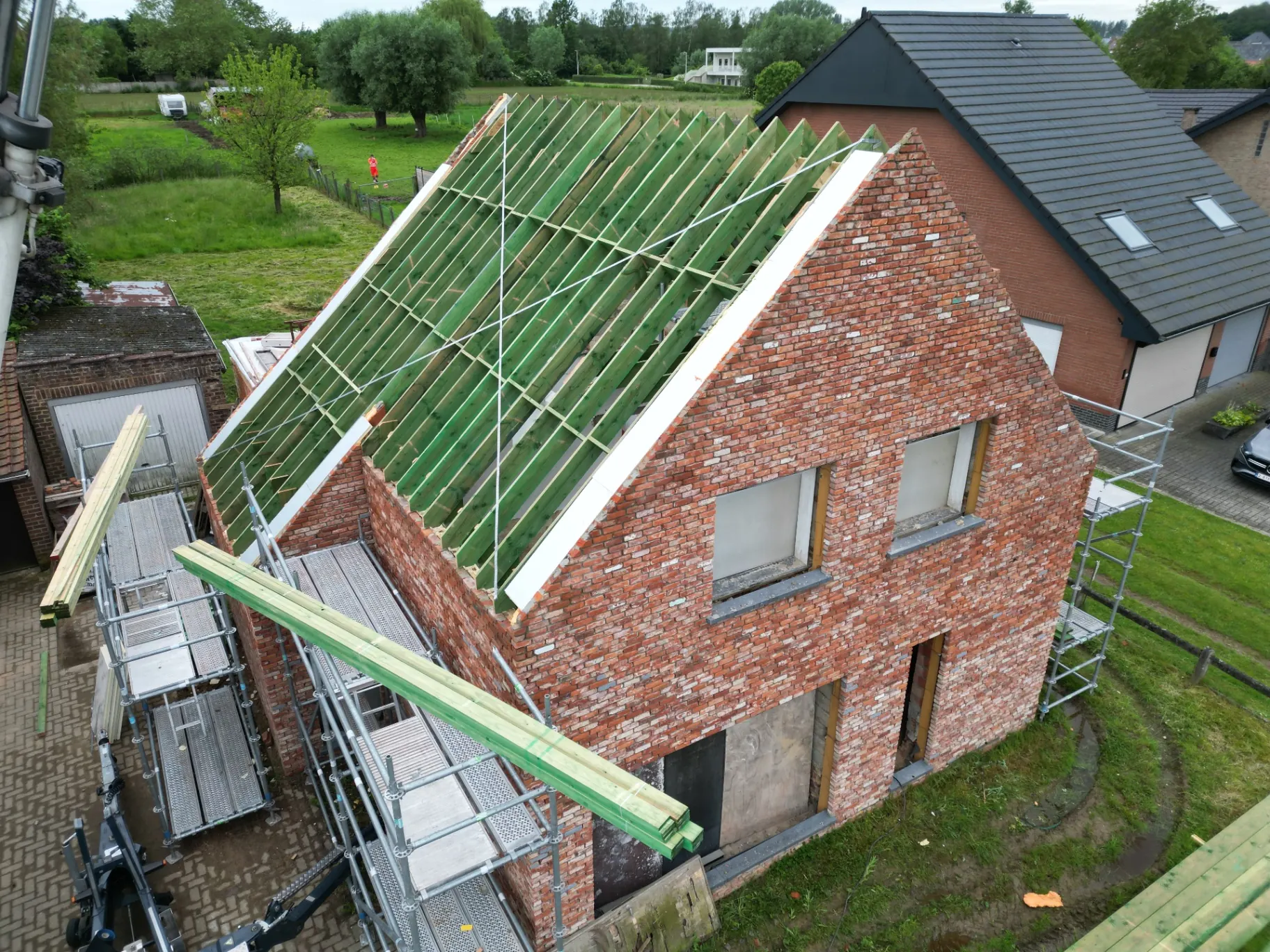 Werfbeeld van Hellend & plat dak, timmerwerk